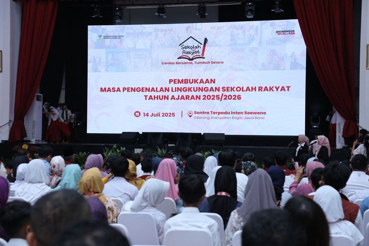 Acara pembukaan Masa Pengenalan Lingkungan Sekolah (MPLS) di Sekolah Rakyat Menengah Pertama 10 Bogor, Senin (14/7/2025).
