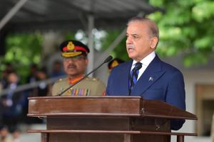 PM Pakistan Diduga 'Nyelonong' Masuk ke Ruangan Putin gegara Jadwal 'Ngaret'