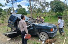 Mobil Tertimpa Pohon di Ladang Durian Langkat, Ayah dan 2 Anaknya Tewas