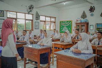 Jejak Guru yang Membentuk Seorang Guru