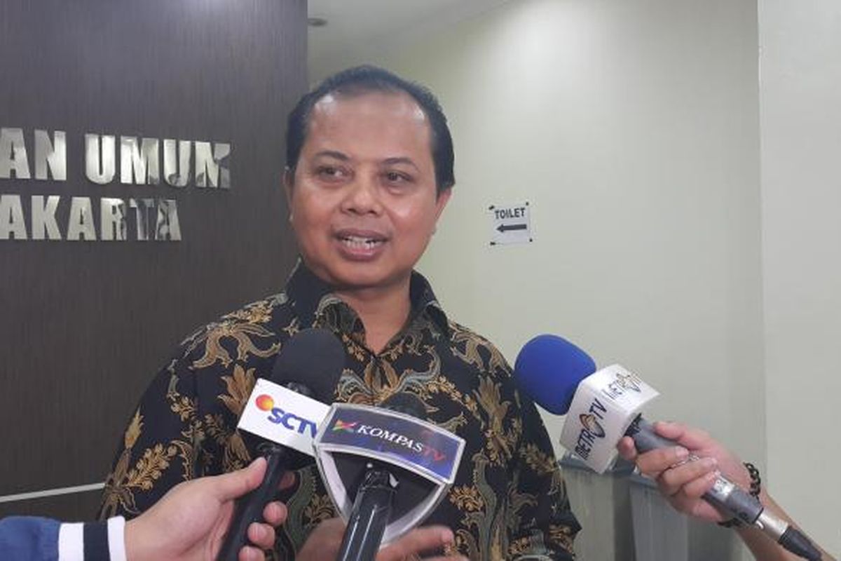 Ketua KPU DKI Jakarta Sumarno di Kantor KPU DKI, Jalan Salemba Raya, Jakarta Pusat, Minggu (5/3/2017).