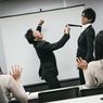 8 Tanda Atasan Kita adalah Pelaku Bullying