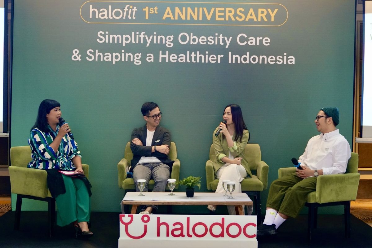 dr Karina Marcella Widjaja, SpGK memberikan tips pengelolaan berat badan dalam sesi gelar wicara satu tahun Halofit by Halodoc. 