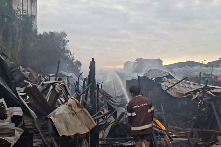 Kebakaran Pasar Lima Banjarmasin, 162 Kios dan Ruko Hangus
