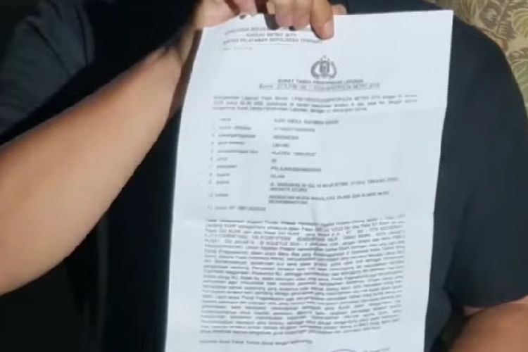 Komika Pandji Pragiwaksono dilaporkan ke Polda Metro Jaya oleh Angkatan Muda Nahdlatul Ulama (NU) dan Aliansi Muda Muhammadiyah terkait materi dalam pertunjukan komedi bertajuk Mens Rea, Rabu (7/1/2026).