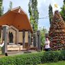 Pohon Natal dari 75 Kilogram Sabut Kelapa Hiasi Gereja Katedral Purwokerto, Ini Maknanya