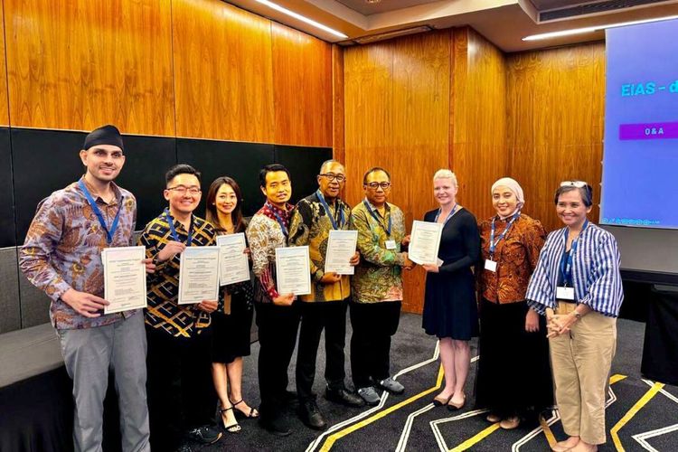 Pendekatan operasi lutut berbasis ERAS® dan teknologi robotik diklaim membantu pasien pulih lebih cepat dengan nyeri pascaoperasi yang lebih minimal.