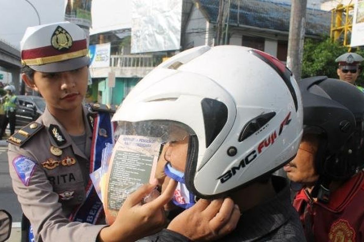 Penggunaan helm SNI sudah diatur oleh penerintah