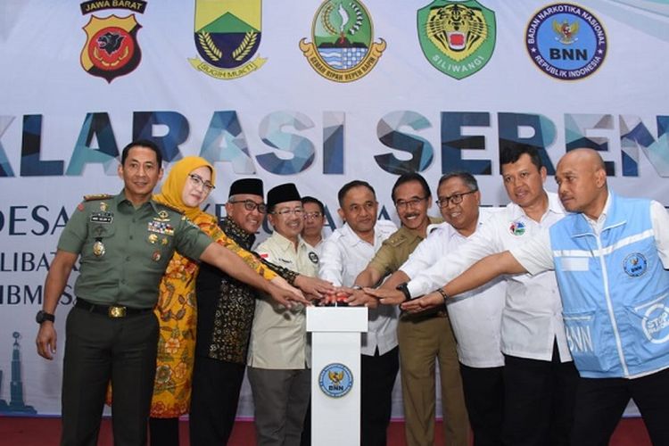 Deklarasi serentak 360 Desa dan Kelurahan Bersih Narkoba di Gedung Assakinah, Kabupaten Cianjur, Selasa (13/8/2019)