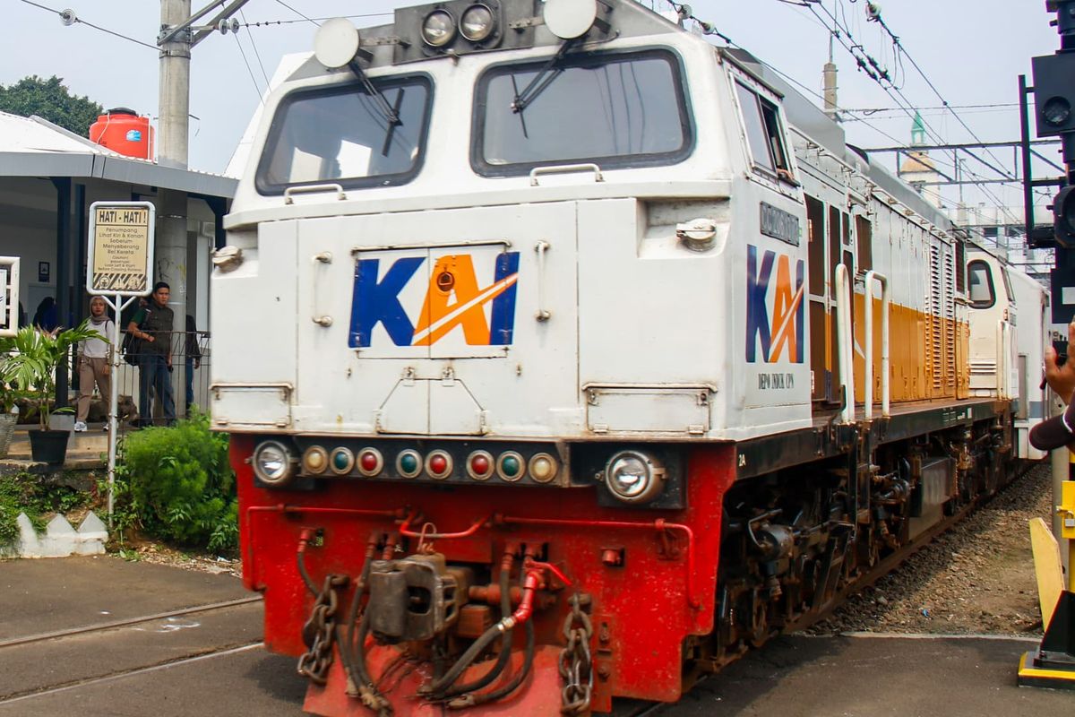 Perkuat Armada di Sumbagsel, KAI Kirim Kereta Ekonomi hingga Kereta Pembangkit