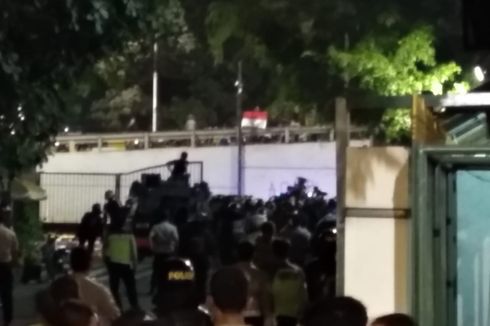 Demo Mahasiswa Rusuh, 3 Orang Ditangkap di Sekitar JCC