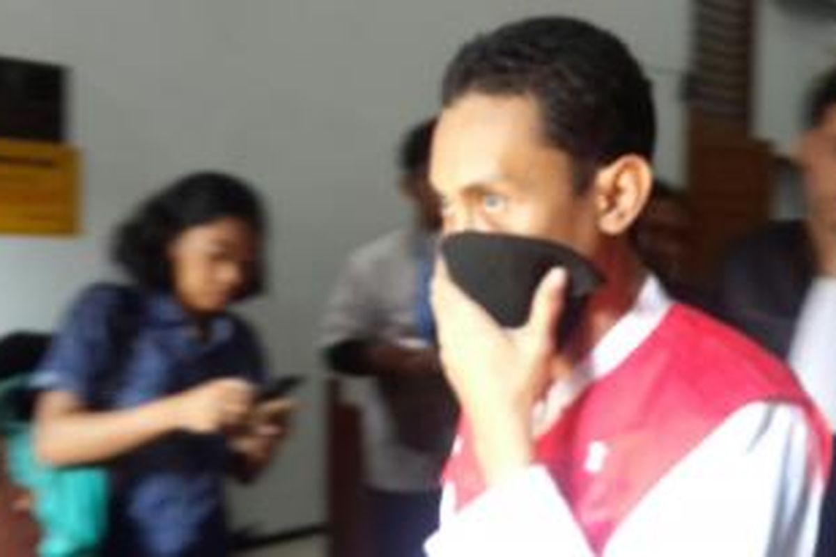 Muhammad Prio Santoso, pelaku pembunuhan Deudeuh Alfi Sahrin usai menjalankan persidangan di Pengadilan Negeri Jakarta Selatan, Senin (12/10/2015).