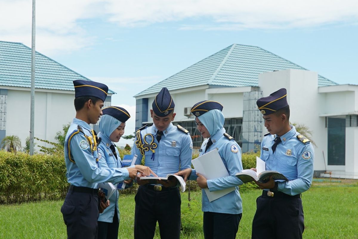 Para taruna di satuan pendidikan Kementerian Kelautan dan Perikanan (Kementerian KP).
