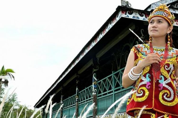 Rumah adat Dayak di Kutai Kertanegara, Kalimantan Timur.