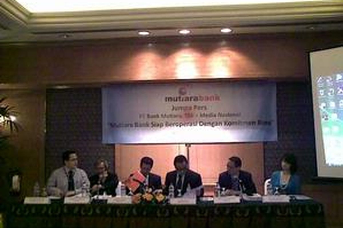Bank Century yang telah berganti nama menjadi Bank Mutiara membukukan peningkatan laba bersih pada September 2009 yang mencapai Rp237,3 miliar. Hal ini disampaikan Direktur Bank Mutiara, Ahmad Fajar, saat jumpa pers, di Jakarta, Senin (5/10).
