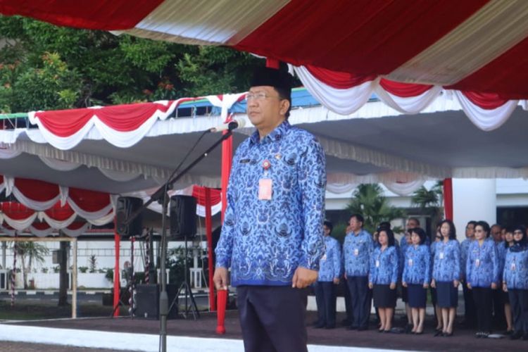 Sekretaris Daerah Provinsi Sulawesi Utara (Sulut) Edwin Silangen mengingatkan para anggota Korpri Provinsi Sulut untuk tetap loyal, berdedikasi, dan berintegritas dalam menjalankan tugas.