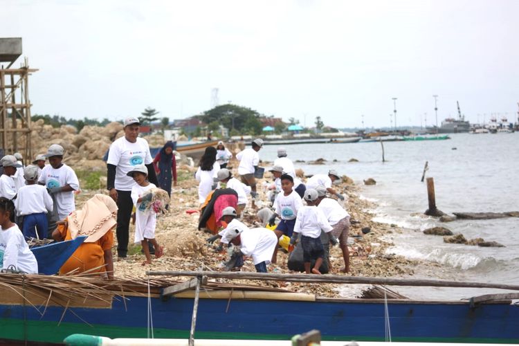 Suzuki Indonesia bekerjasama dengan Pemerintah Kabupaten Pulau Morotai kembali menggelar program ?Clean Up the World? di area konservasi mangrove Kabupaten Pulau Morotai Provinsi Maluku Utara.