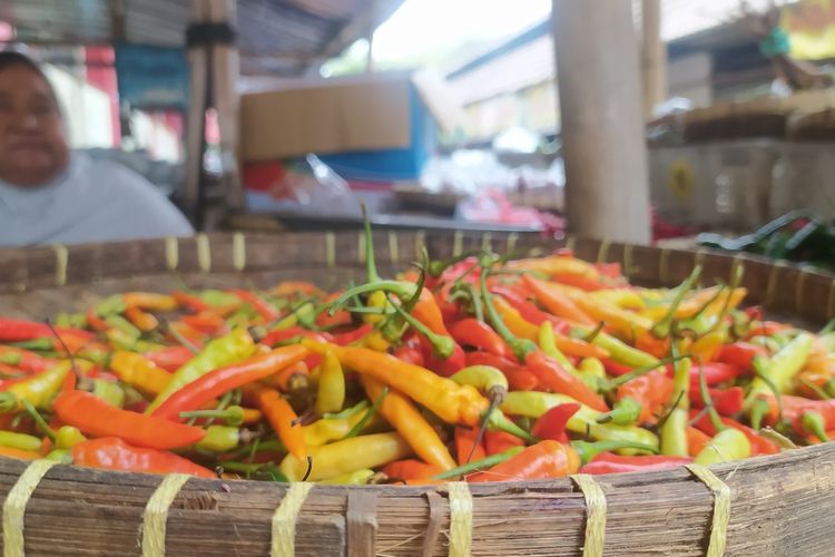 Pedagang cabai di Pasar Bulu, Kota Semarang, Jawa Tengah