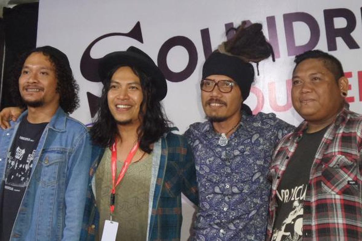 Band Navicula tampil pada hari pertama pergelaran musik Soundrenaline di Garuda Wisnu Kencana (GWK), Badung, Bali, Sabtu (3/9/2016)