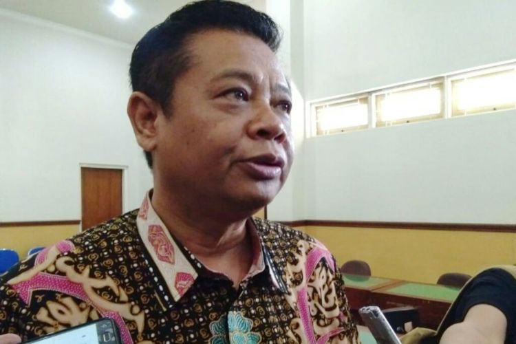 Kepala Dinas Pendidikan, Pemuda dan Olahraga (Disdikpora) DIY, Kadarmanta Baskara Aji,saat menemui wartawan usai jumpa pers