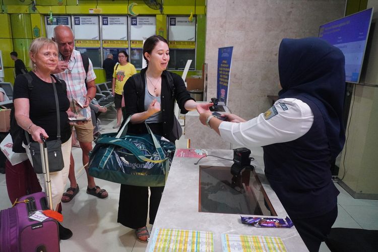 760.000 Turis Asing Naik Kereta Api Indonesia, Tertinggi dalam 5 Tahun