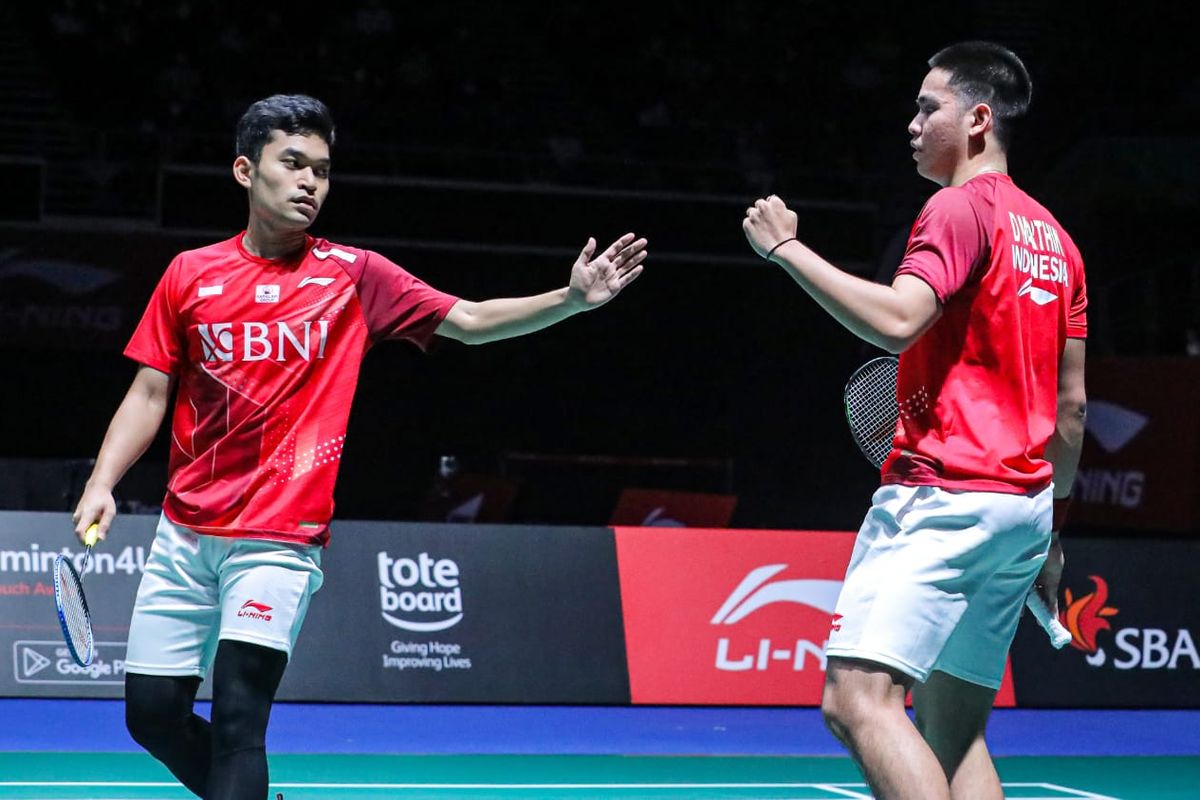 Leo Rolly Carnando/Daniel Marthin saat tampil di final Singapore Open 2022 kontra Fajar Alfian/Muhammad Rian Ardianto di Singapore Indoor Stadium pada Minggu (17/7/2022) sore WIB. Leo/Daniel sejatinya akan bertanding di Chinese Taipei Open 2022 pada 19-24 Juli 2022. Namun, mereka memutuskan untuk mundur karena problem cedera.