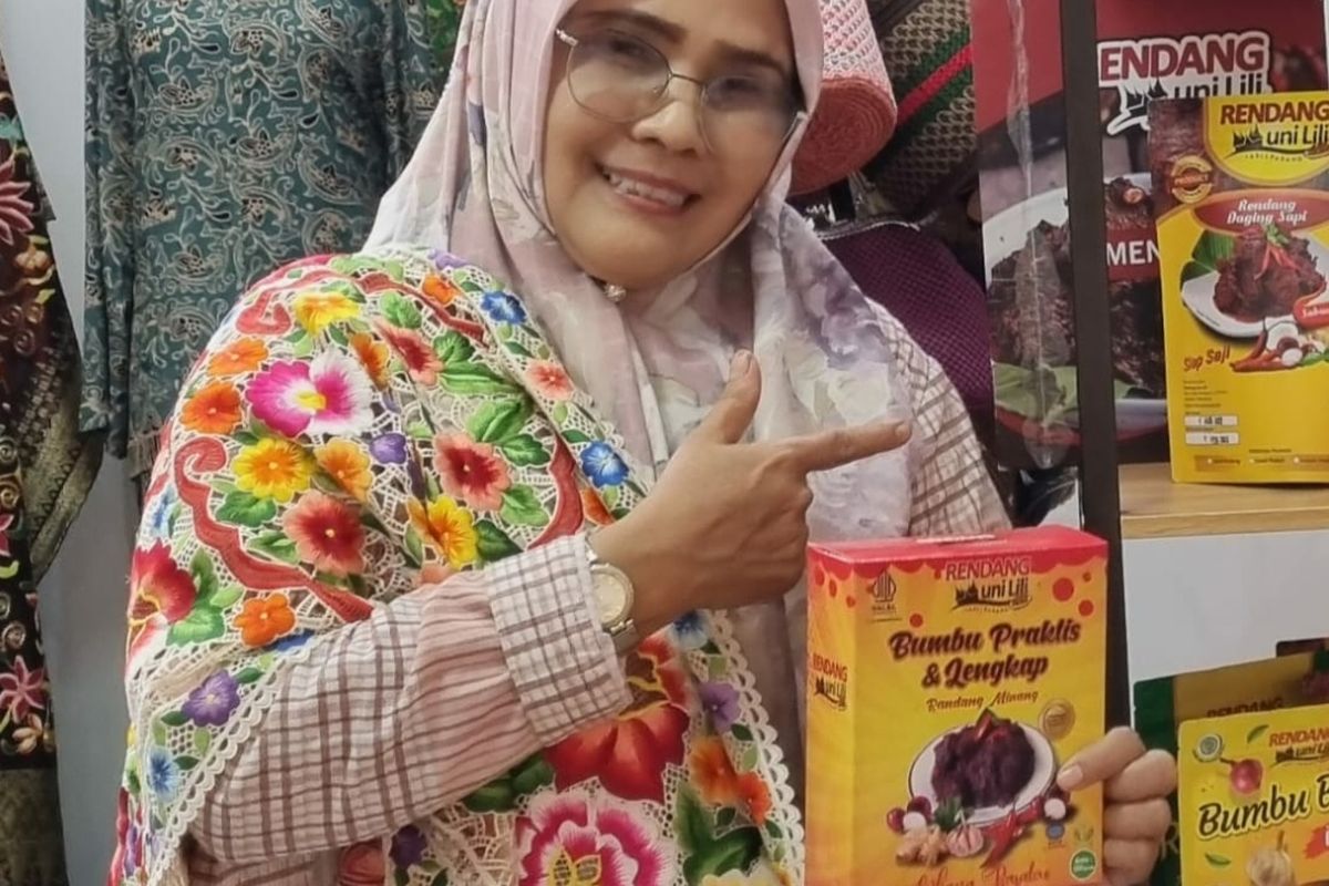 Ermaneli owner rendang dengan brand   Rendang Uni Lili ini sudah dieskpor ke AS dan Jepang. 