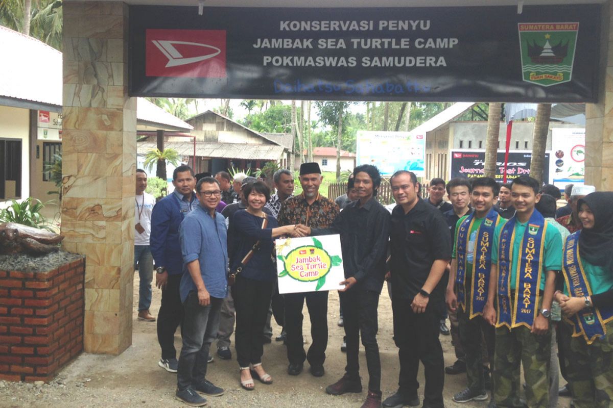 Konservasi penyu di Pantai Pasir Jambak, Padang.