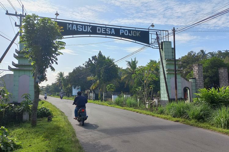 Gerbang masuk Desa Pojok, Kecamatan Wates, Kabupaten Kediri, Jawa Timur.