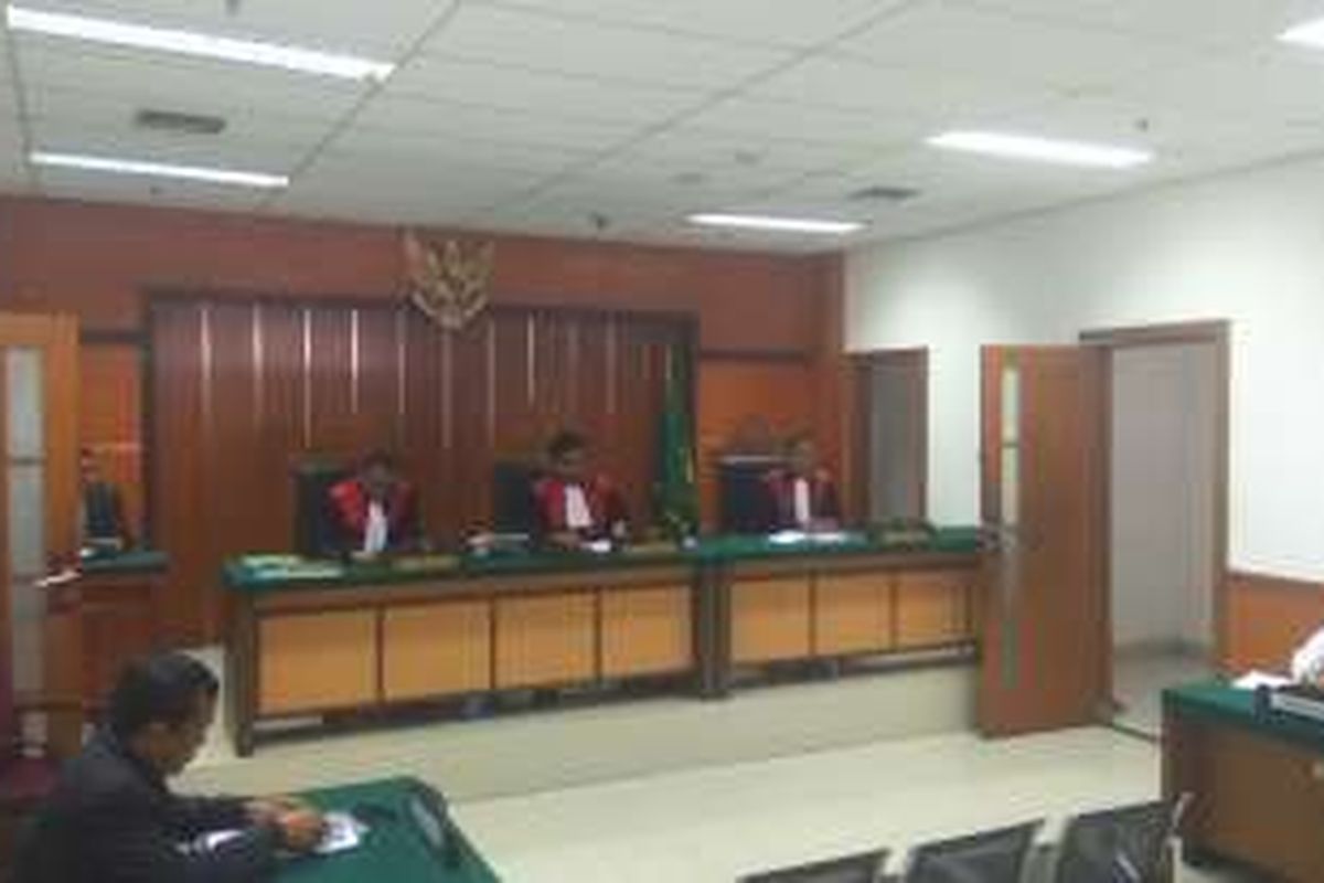 Sidang putusan gugatan Perhimpunan Sosial Candra Naya (PSCN) melawan Yayasan Kesehatan Sumber Waras (YKSW) dan Pemprov DKI Jakarta di Pengadilan Negeri Jakarta Barat, Selasa (10/1/2017).