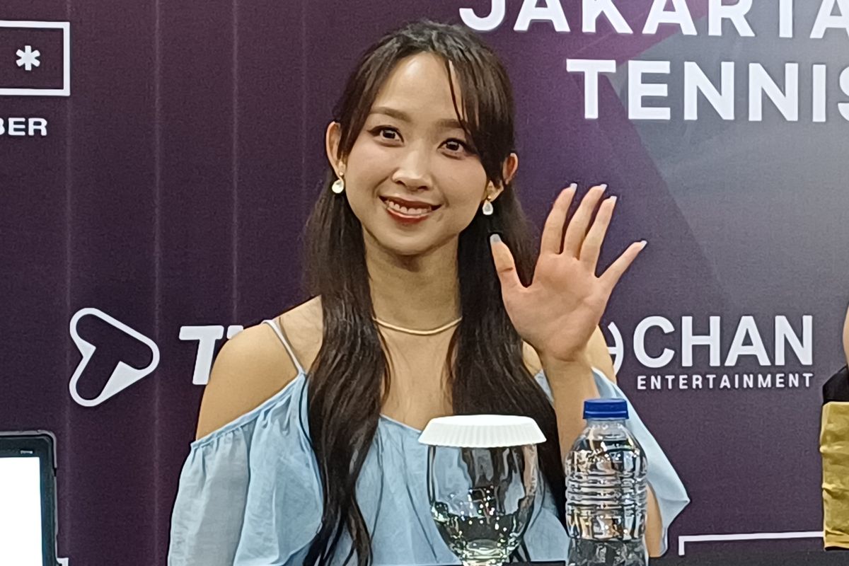 Salah satu member girl group SECRET NUMBER, Dita Karang yang berasak dari Indonesia saat konferensi pers jelang konser pasSworLd, di daerah Kebayoran Baru, Jakarta Selatan, Jumat (27/9/2024).