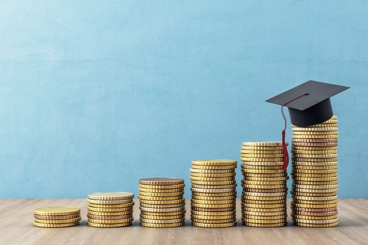 Ilustrasi biaya pendidikan yang terus naik setiap tahun. 