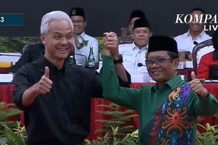 Pasangan bakal calon presiden dan wakil presiden, Ganjar Pranowo dan Mahfud MD dalam acara deklarasi di DPP PDI-P, Rabu (18/10/2023).
