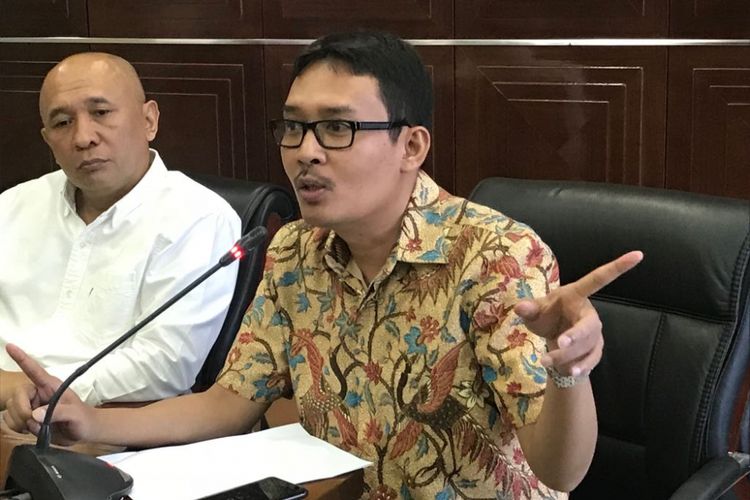 Staf Khusus Presiden Ahmad Erani Yustika. 