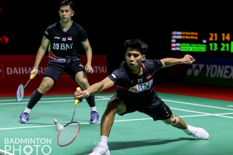 Ganda putra Indonesia, Sabar Karyaman Gutama/Moh Reza Pahlevi Isfahani, saat tampil pada Indonesia Masters 2021 di Nusa Dua, Bali, 16-21 November.