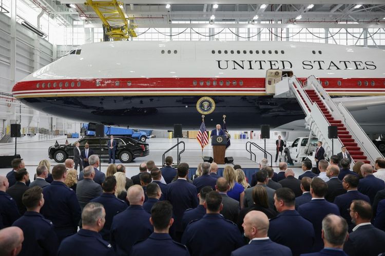 Trump Pamerkan Air Force One Baru Hadiah Qatar, Dijuluki Gedung Putih Terbang