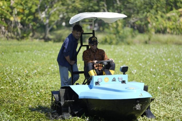 ITS Bikin Traktor Perahu Listrik untuk Pertanian Lahan Gambut