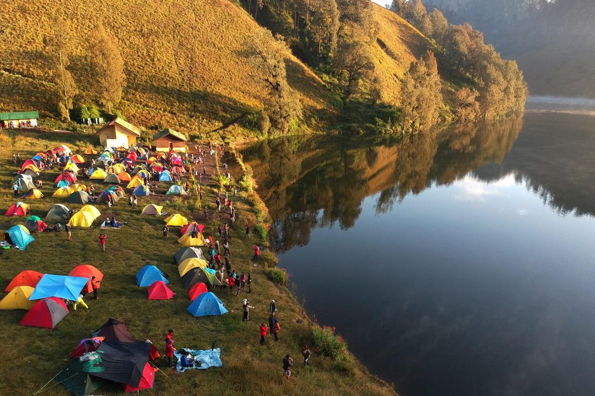 Pendakian Semeru Buka Lagi, Cuma Sampai Ranu Kumbolo dan Wajib Pakai Pemandu