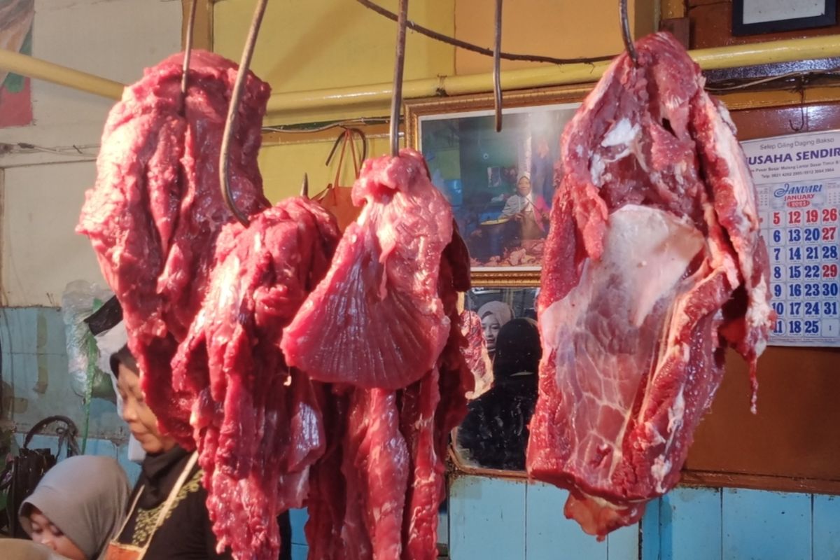 Ilustrasi daging sapi. Harga daging sapi murni di pasar Jawa Timur pada Kamis (19/6/2026) mencapai Rp 120.111 per kilogram, sedangkan daging ayam ras berada di angka Rp 31.667 per kilogram.