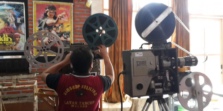 Sejumlah proyektor layar tancap yang ada di Indonesian Old Cinema Museum di Kota Malang, Jawa Timur, Rabu (14/2/2018).