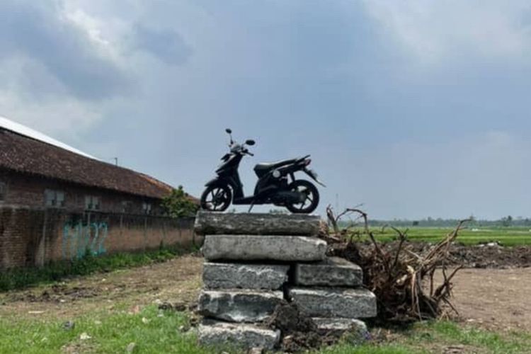 Viral, Motor Matic Ditemukan di Atas Tumpukan Beton di Sleman, Polisi Ungkap Pemiliknya
