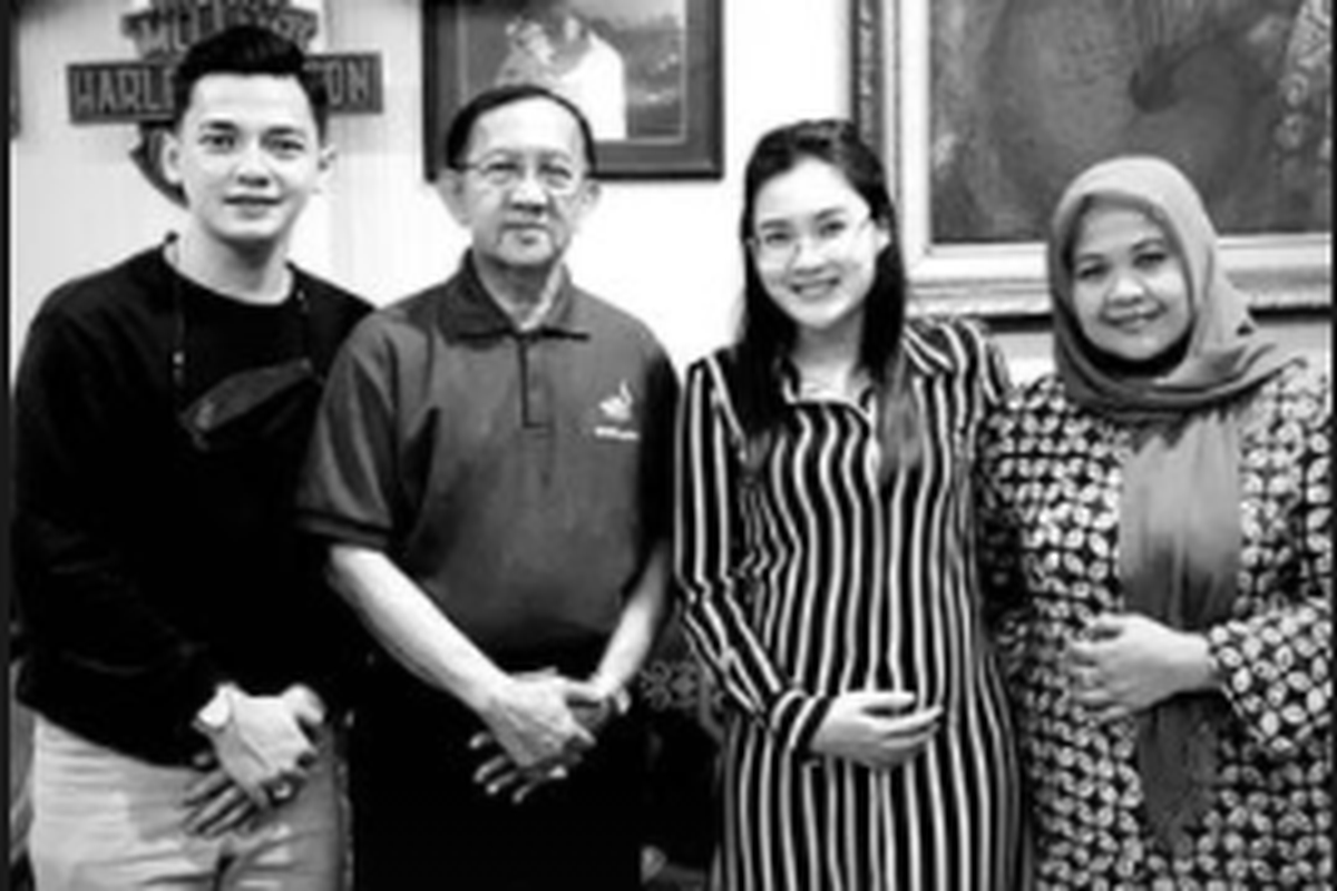 Ki Manteb Soedharsono dan Nella Kharisma