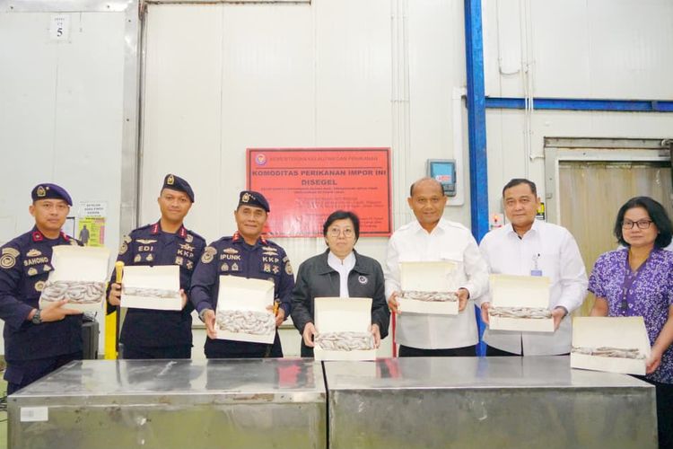 KKP Sita 1.048 Ton Udang Impor, Berpotensi Rugikan Negara Rp 405 Miliar