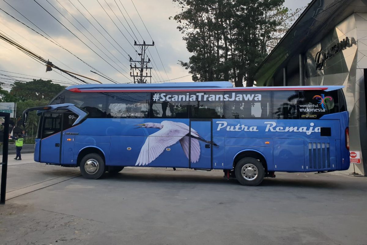 Bus AKAP baru PO Putra Remaja