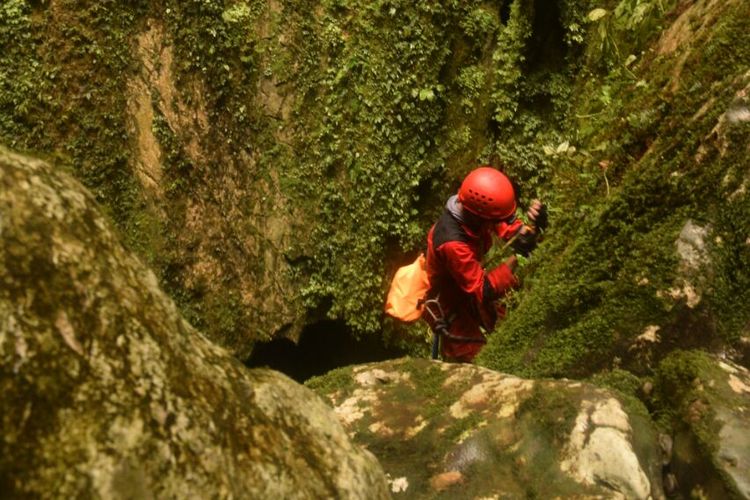 Sebelumnya, pada Agustus 2017, Mapala UI telah menyelenggarakan sebuah ekspedisi speleologi lainnya yaitu Manusela Speleology Expedition 2017.