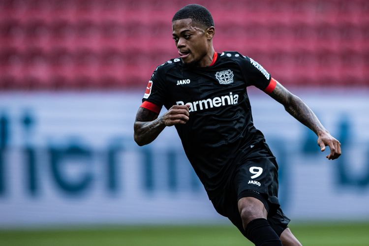 Pemain Bayer Leverkusesn, Leon Bailey, dalam pertandingan antara Mainz dan Bayer Leverkusen pada matchday 4 Bundesliga 2020-2021 di Opal Arena, 17 Oktober 2020. 