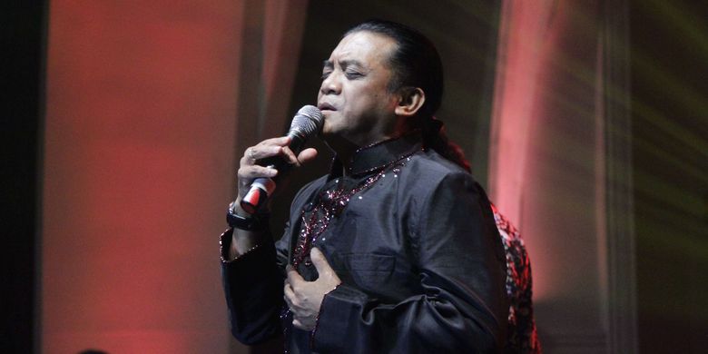 Penyanyi Didi Kempot menggelar konser di The Pallas, SCBD, Jakarta Selatan, Jumat (6/12/2019). Konser bertajuk The Lord of Loro Ati ramai oleh pengunjung dari berbagai kalangan.