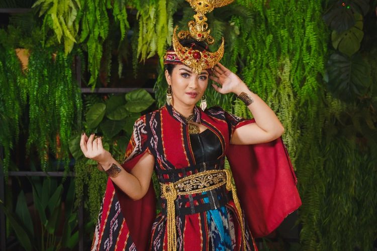 Pedangdut Fitri Carlina semakin serius dalam mengejar impiannya untuk go international dengan merilis kolaborasi bersama YouTuber asal Korea Selatan, Big Marvel.