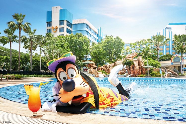 Karakter Goofy berpose di area Hong Kong Disneyland Resort (HKDL).