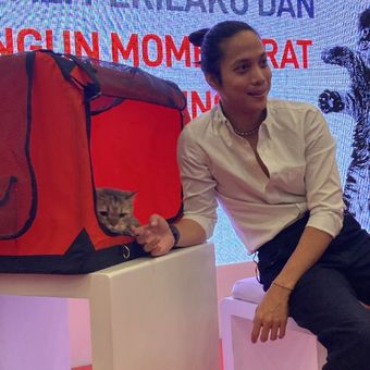 Pradikta Wicaksono alias Dikta, seorang musisi, sedang mengisi talkshow di acara Royal Canin bersama kucing peliharaannya yakni Jimbon di ICE BSD, Kabupaten Tangerang, Sabtu (27/8/2022).